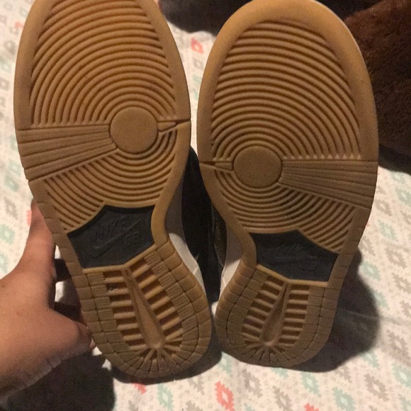 Shoes - Picture 4 of 4